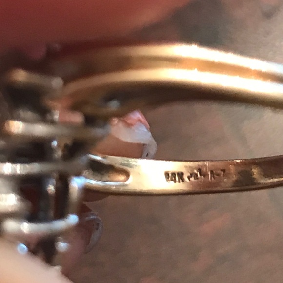 14k genuine gold 6 clusters diamond ring. - Picture 4 of 4